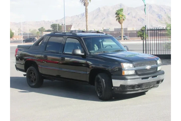 $7995 : 2005 Avalanche 1500 LT image 10