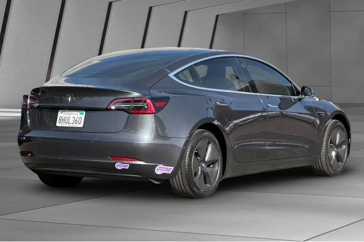 $22000 : Tesla Model 3 2018 Long Rang image 4