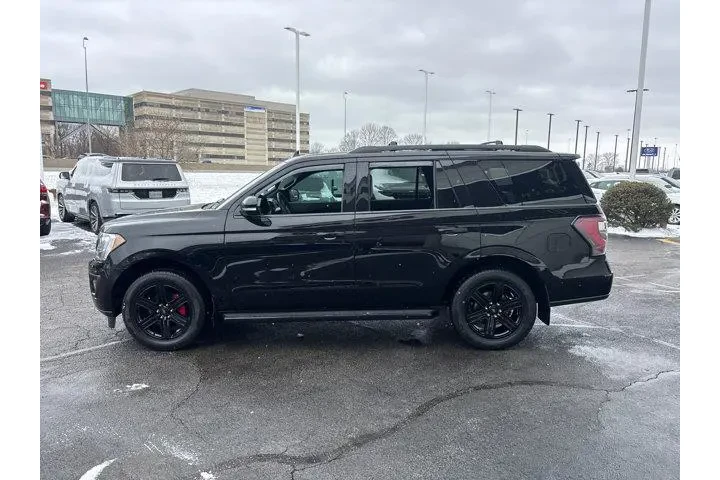 $39485 : Ford Expedition 2021 4x4 XLT image 4