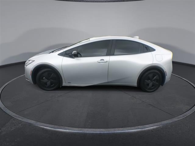 $30500 : PRE-OWNED 2023 TOYOTA PRIUS LE image 5