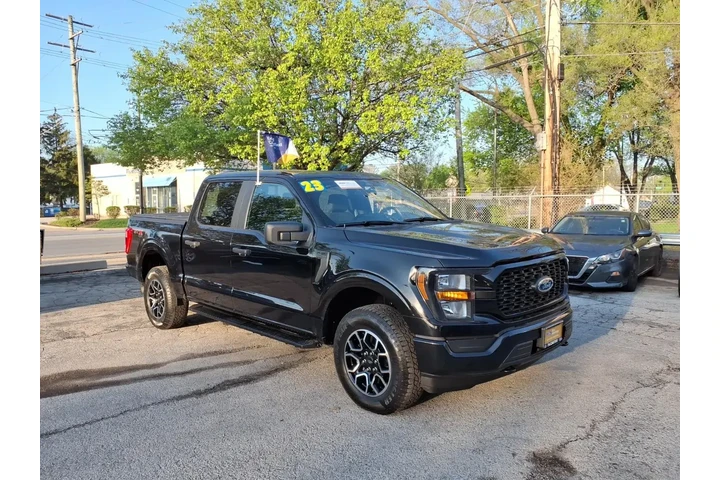 $37962 : Ford F-150 2023 4x4 XL 4dr S image 1