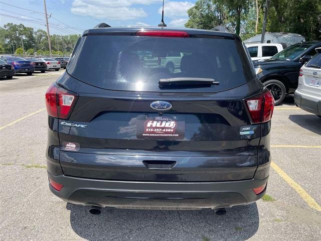 $12995 : 2019 Escape SE 4WD image 5