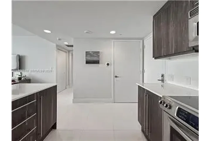 $5500 : Rental property with 1 bedro image 9