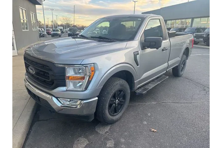 $33995 : Ford F-150 2022 4x4 XL 2dr R image 2