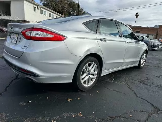 2015 Fusion SE image 6