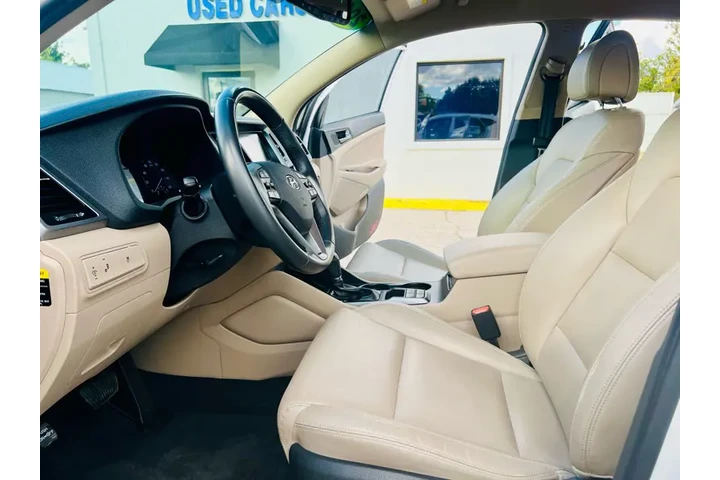 $11995 : 2017 Tucson SE image 9