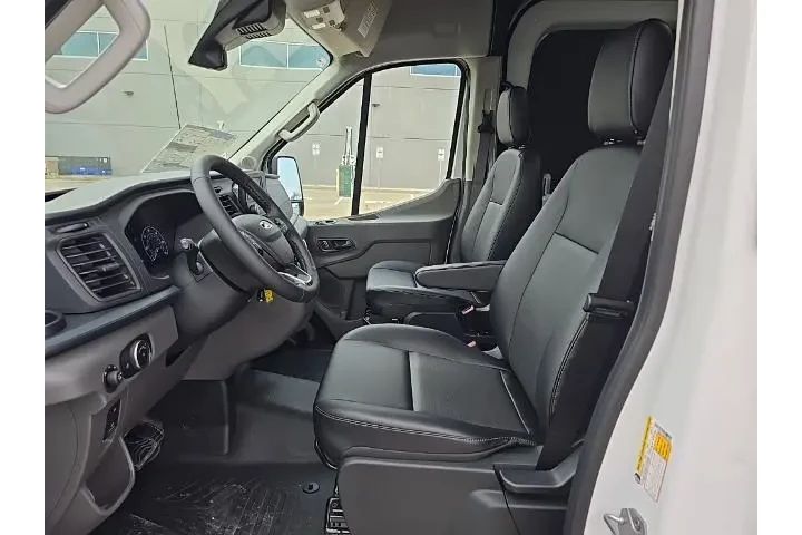 $32663 : Ford Transit 2024 250 3dr LW image 3