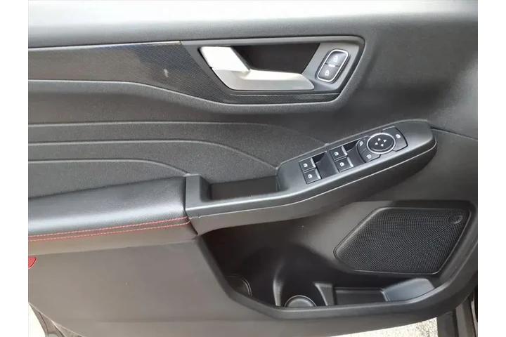 $24897 : Ford Escape 2023 ST-Line 4dr image 8