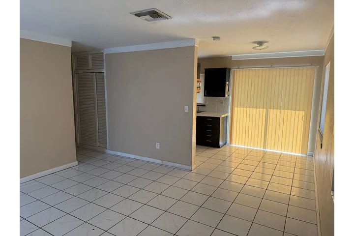 $800 : Beautifully 2-bedroom, 1-bath! image 3