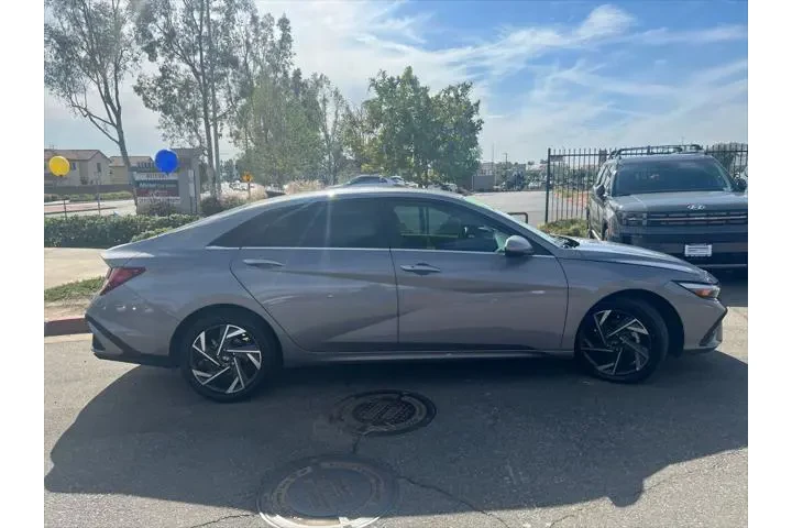 $18995 : Hyundai ELANTRA 2024 SEL 4dr image 8