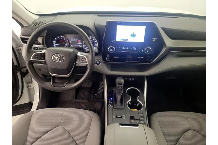 $31998 : Toyota Highlander 2023 L 4dr image 9