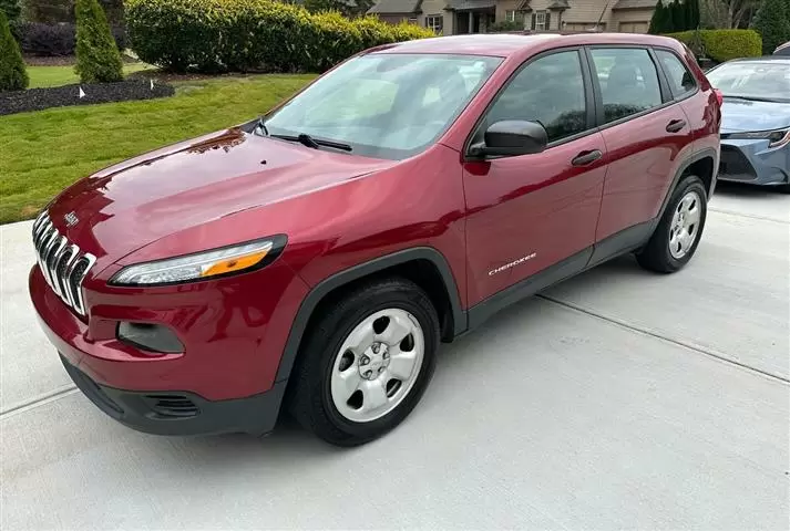 $6500 : 2016  Cherokee SPORT image 1