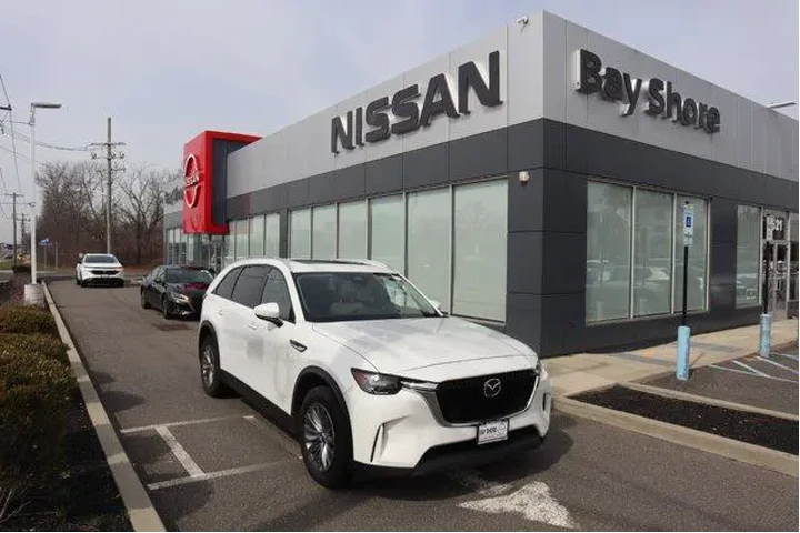 $25689 : Mazda CX-90 Plug-in Hybrid 2 image 1