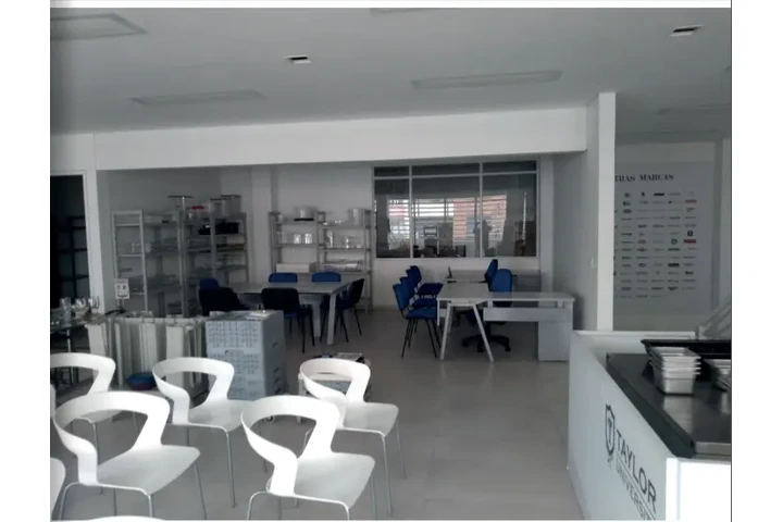 $1500000000 : Venta de casa para tu negocio image 3