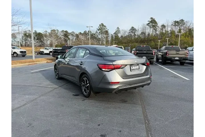 $18045 : Nissan Sentra 2024 SV 4dr Se image 5