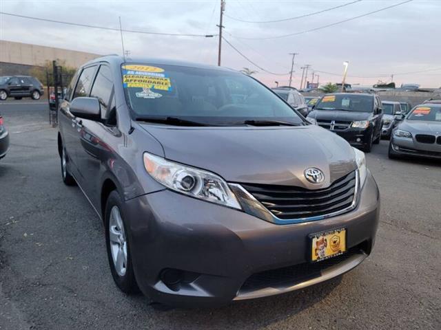 $10899 : 2012 Sienna LE 7-Passenger Au image 3