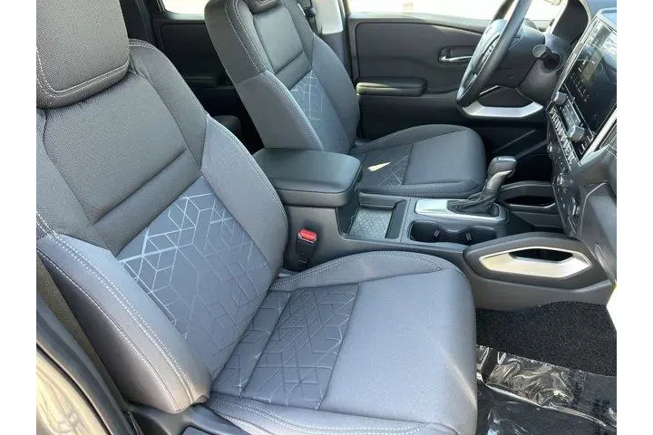 $37480 : Nissan Frontier 2026 4x2 S 4 image 10