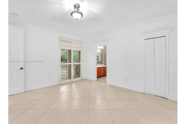 $2500 : 3 bedroom Home in Coral Gables image 7