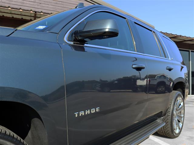 $25995 : 2019 Tahoe LT 4WD image 2