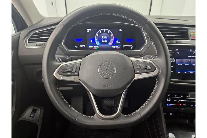 $20998 : Volkswagen Tiguan 2022 SE 4d image 10