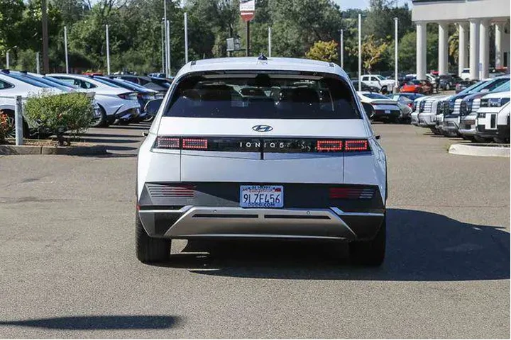 $25992 : Hyundai IONIQ 5 2024 SEL 4dr image 4
