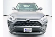 $31705 : Toyota RAV4 2023 AWD XLE Pre thumbnail