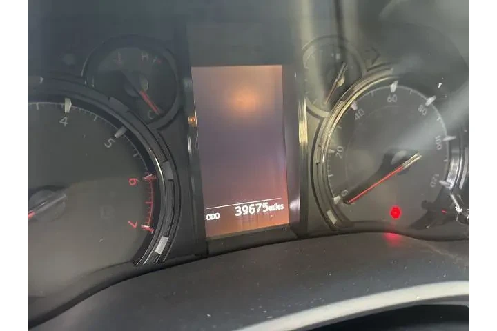 $38488 : Toyota 4Runner 2024 4x4 SR5 image 8