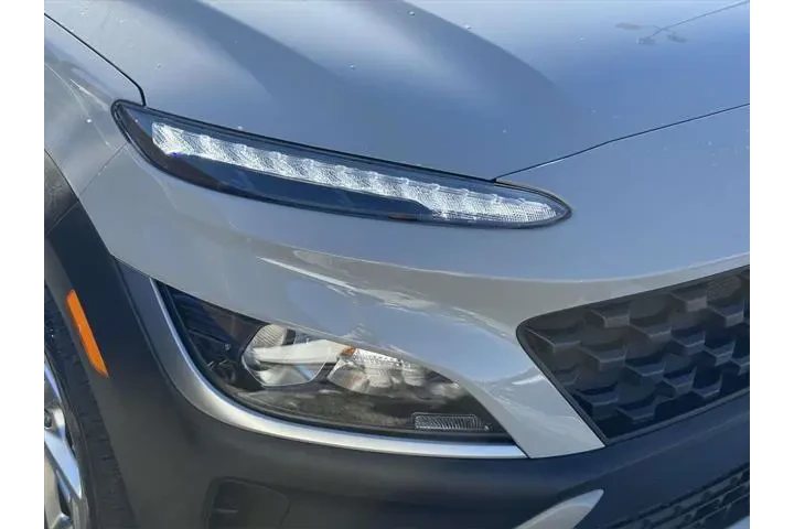 $21875 : Hyundai KONA 2023 AWD SEL 4d image 9