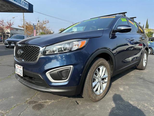 2017 Sorento LX V6 image 1