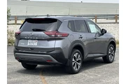 $17999 : Nissan Rogue 2023 SV 4dr Cro thumbnail