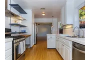 $2500 : Available 3Bed 1Bat in LA thumbnail