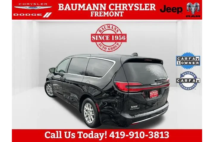 $29600 : Chrysler Pacifica 2024 Touri image 8