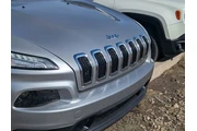 Jeep Cherokee 2017 4x4 Latit thumbnail