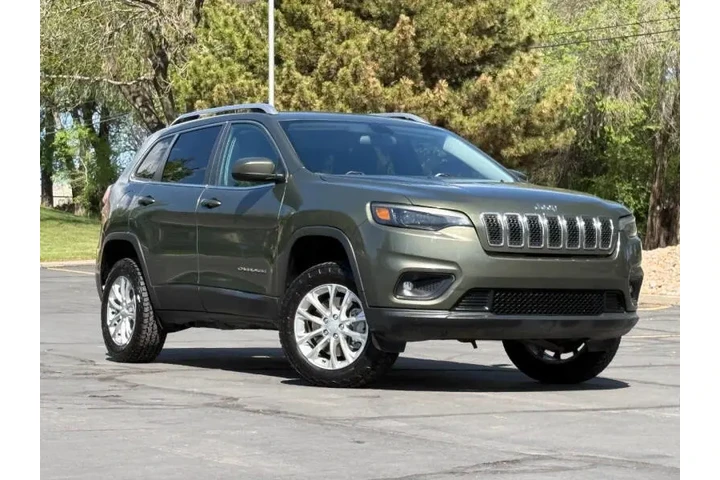 $10900 : 2019 Cherokee Latitude image 2