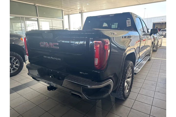 $37485 : GMC Sierra 1500 2021 4x4 SLT image 5