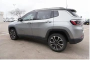 $24588 : Jeep Compass 2022 4x4 Limite thumbnail