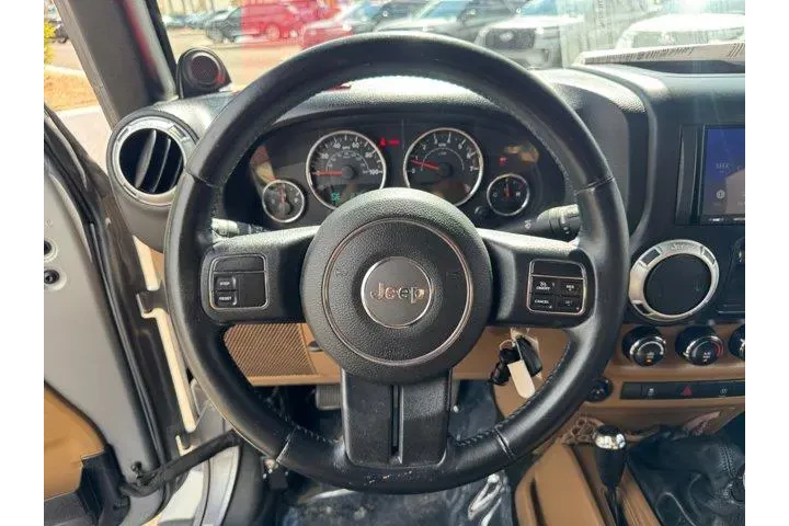 Jeep Wrangler 2014 4x4 Sahar image 9