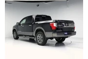 $32998 : Nissan Titan 2018 4x4 Platin thumbnail
