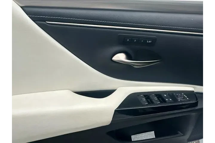 $39990 : Lexus ES 350 2023 F SPORT Ha image 10