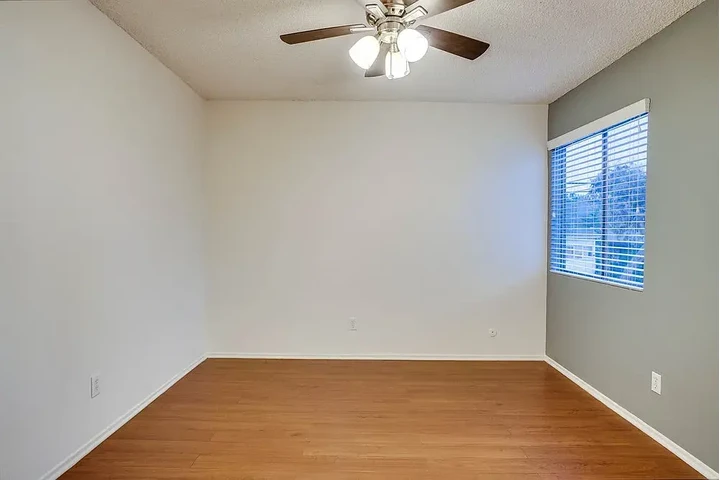 $1800 : Apartment Building image 7