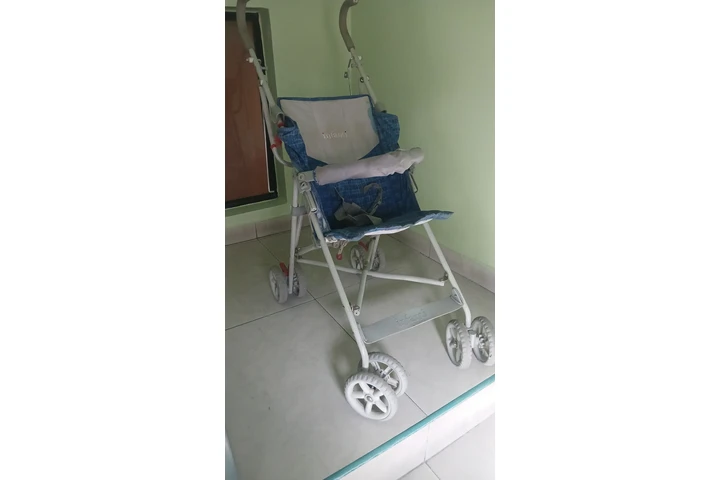 $47 : Vendo coche para bebé image 1
