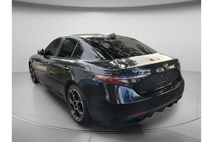 $29987 : Alfa Romeo Giulia 2024 Veloc image 7
