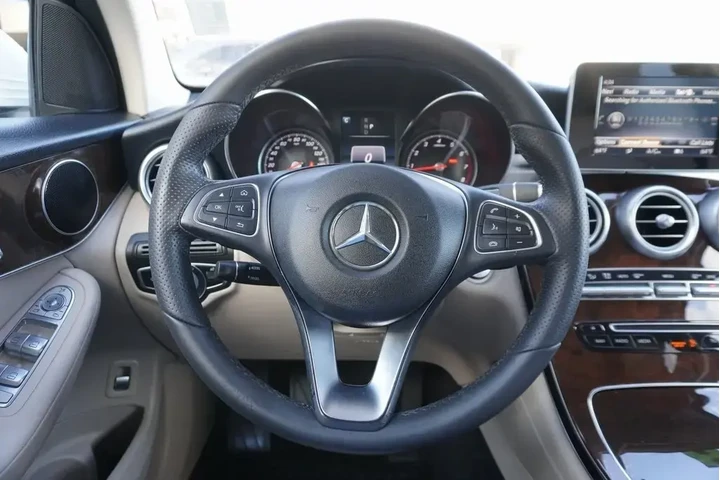 $17988 : Mercedes-Benz GLC 2018 GLC 3 image 10