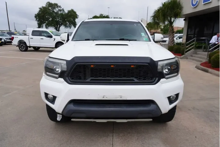 $21225 : Toyota Tacoma 2012 4x4 V6 4d image 2