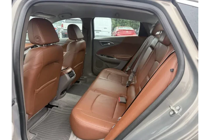 $13495 : 2017 Malibu LT image 10