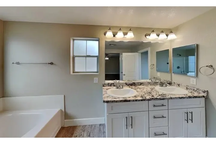 $1800 : Affordable Single Family home image 9
