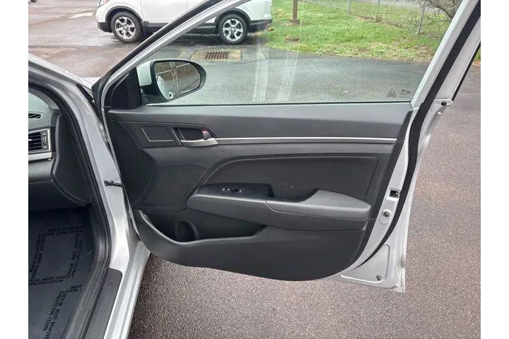 $13000 : Hyundai ELANTRA 2018 Value E image 8