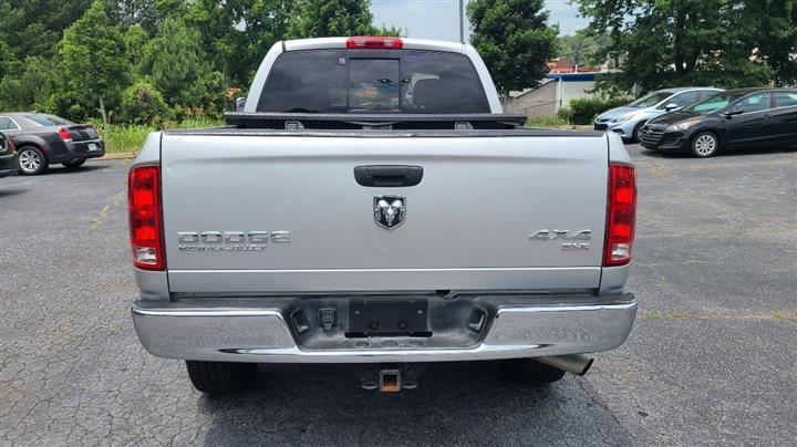 2004 Ram 2500 SLT Quad Cab 4WD image 4