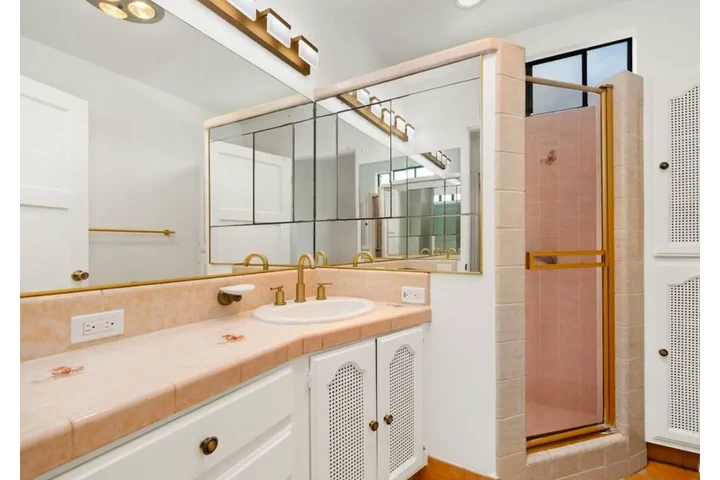 $2455 : 3 Bedroom in Vermont Ave, LA image 10