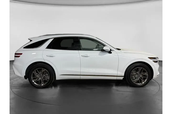 $36247 : Genesis GV70 2023 AWD 2.5T S image 4